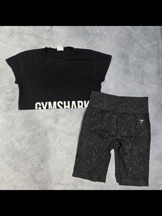 Gymshark Tops - Gymshark athletic workout set consisting of a cropped black t-shirt and patterne